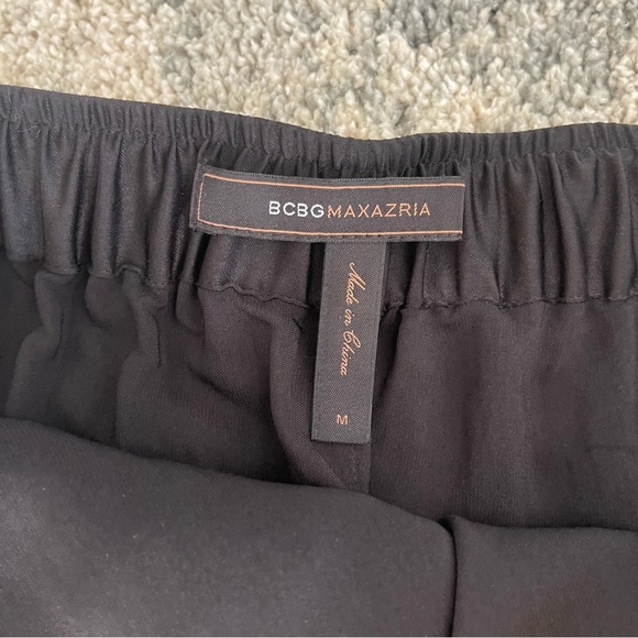 Black Silky Tulip Faux Wrap mini skirt by BCBGMaxazria size Medium - Picture 3 of 4